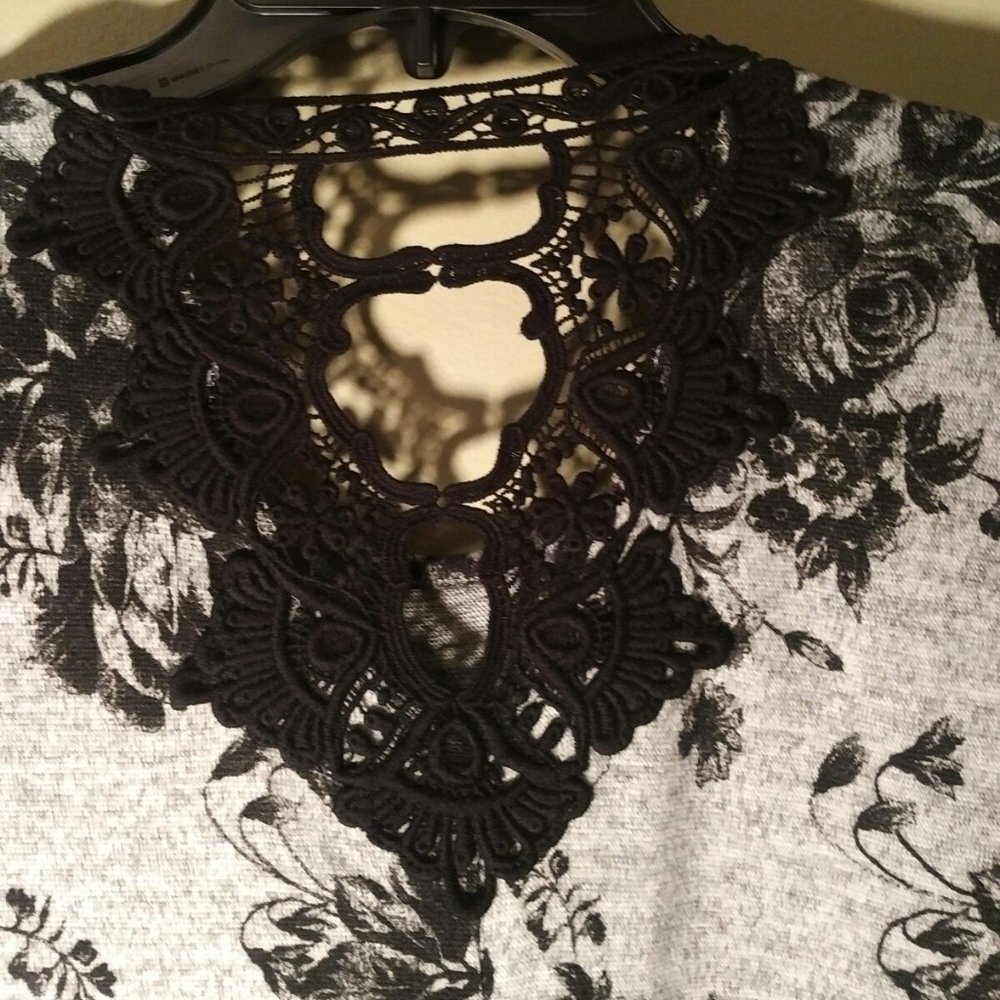 Trixxi Dress, Grey w/ Black Flowers, Small - CLOSET CLEAN OUT SALE!!! - Picture 3 of 5